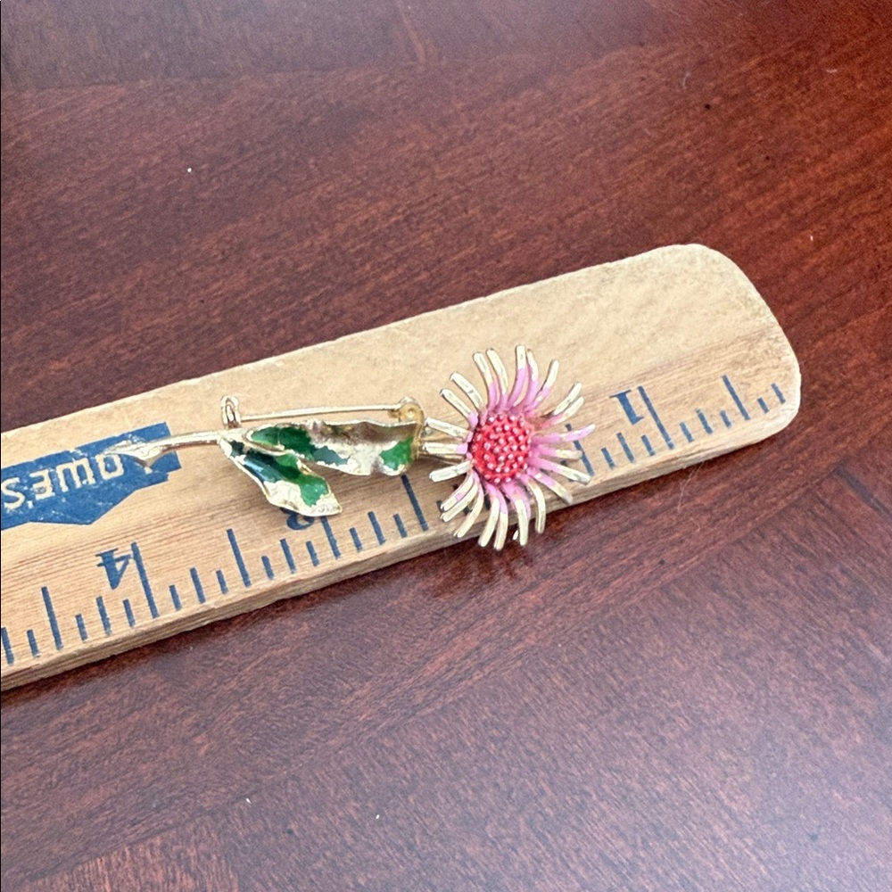 Vintage Flower brooch